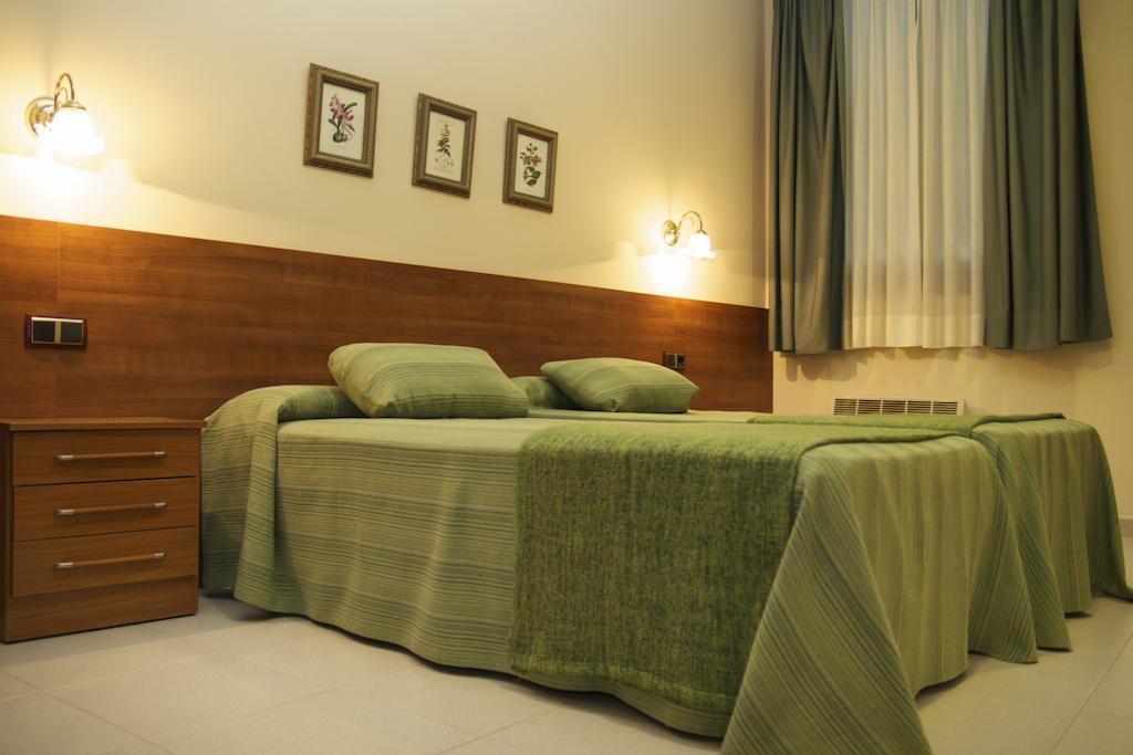 Hostal El Catalan — Photos 3
